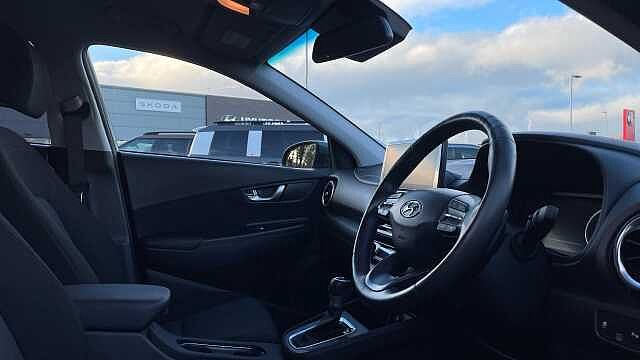 Hyundai KONA 1.6 h-GDi Premium SUV 5dr Petrol Hybrid DCT Euro 6 (s/s) (141 ps)