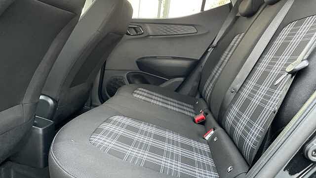 Hyundai i10 1.0 Premium Hatchback 5dr Petrol Auto Euro 6 (s/s) (63 ps)