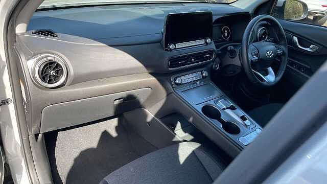 Hyundai KONA 39kWh SE Connect SUV 5dr Electric Auto (10.5kW Charger) (136 ps)