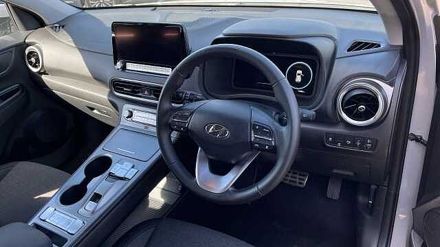 Hyundai KONA 39kWh SE Connect SUV 5dr Electric Auto (10.5kW Charger) (136 ps)