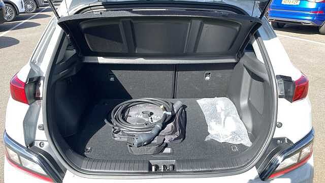 Hyundai KONA 39kWh SE Connect SUV 5dr Electric Auto (10.5kW Charger) (136 ps)
