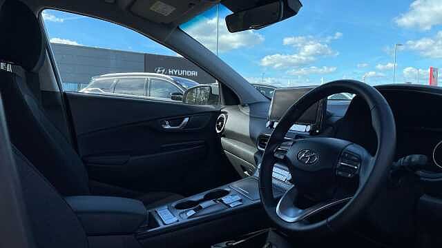 Hyundai KONA 39kWh SE Connect SUV 5dr Electric Auto (10.5kW Charger) (136 ps)