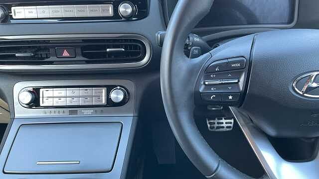 Hyundai KONA 39kWh SE Connect SUV 5dr Electric Auto (10.5kW Charger) (136 ps)