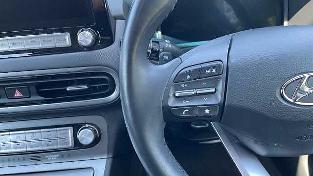 Hyundai KONA 64kWh Ultimate SUV 5dr Electric Auto (10.5kW Charger) (204 ps)